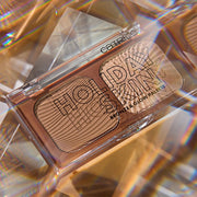 Catrice Cosmetics Holiday Skin Bronze & Glow Palette (5.5g) - Lifestyle Shot 5
